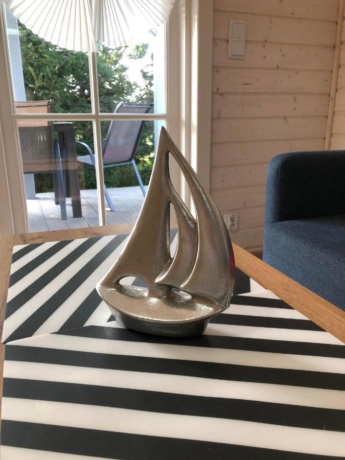 Domki Kapitanskie Z Prywatnym Polem Do Gry W Mini Golf Rewal Exteriér fotografie