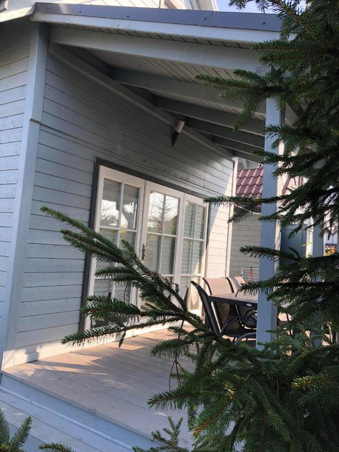Domki Kapitanskie Z Prywatnym Polem Do Gry W Mini Golf Rewal Exteriér fotografie