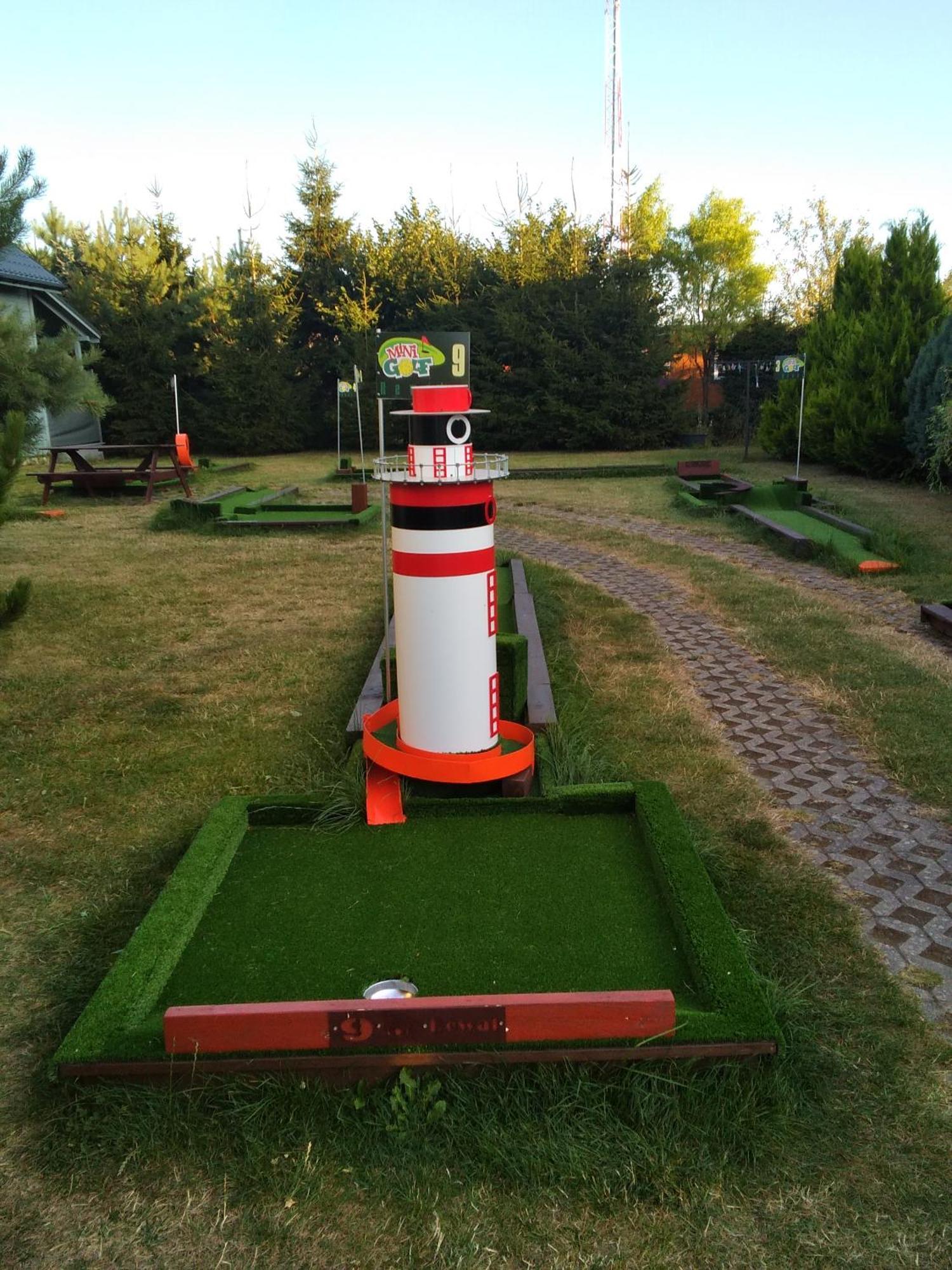 Domki Kapitanskie Z Prywatnym Polem Do Gry W Mini Golf Rewal Exteriér fotografie