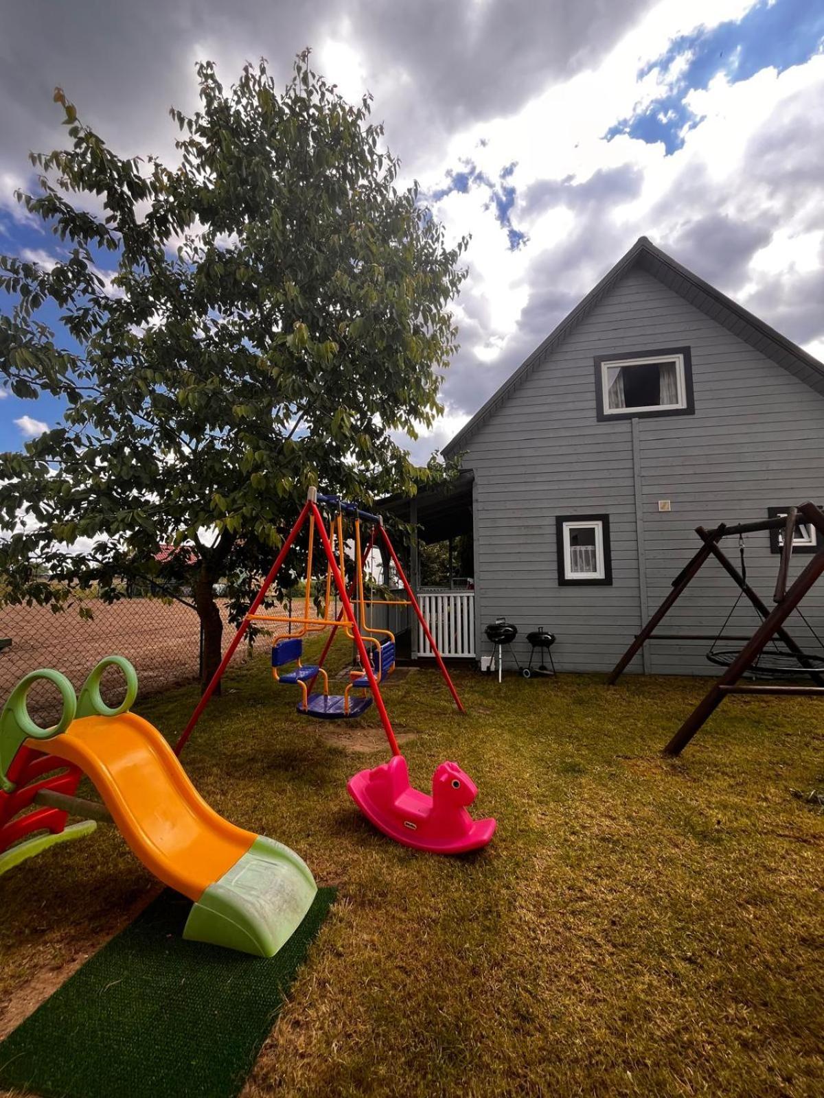 Domki Kapitanskie Z Prywatnym Polem Do Gry W Mini Golf Rewal Exteriér fotografie