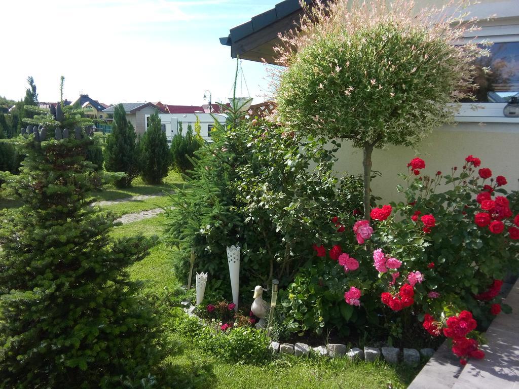 Domki Kapitanskie Z Prywatnym Polem Do Gry W Mini Golf Rewal Exteriér fotografie